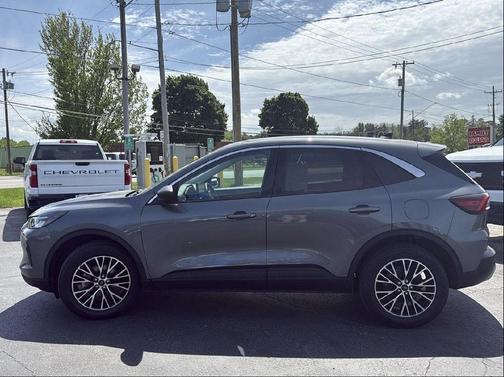 Carbonized Gray Metallic 2023 Ford Escape Active