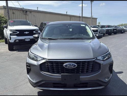Carbonized Gray Metallic 2023 Ford Escape Active