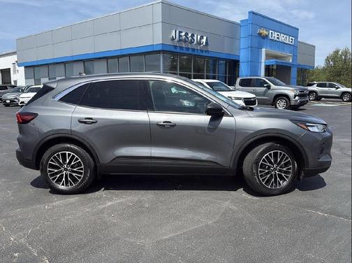 Carbonized Gray Metallic 2023 Ford Escape Active