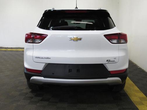 Summit White 2025 Chevrolet Trailblazer LT