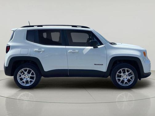 Alpine White Clearcoat 2022 Jeep Renegade Latitude