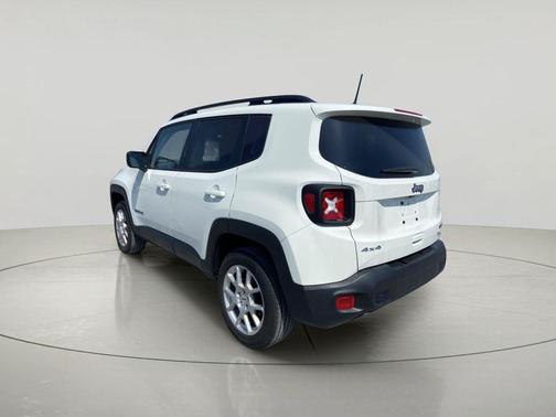 Alpine White Clearcoat 2022 Jeep Renegade Latitude