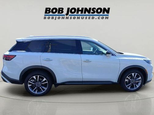 Majestic White 2023 INFINITI QX60 Luxe