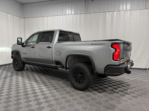 2024 Chevrolet Silverado 2500 4WD Crew Cab Standard Bed ZR2