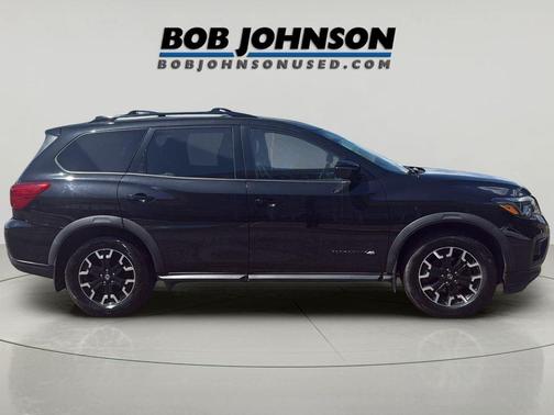 Magnetic Black Pearl 2020 Nissan Pathfinder SV 4WD