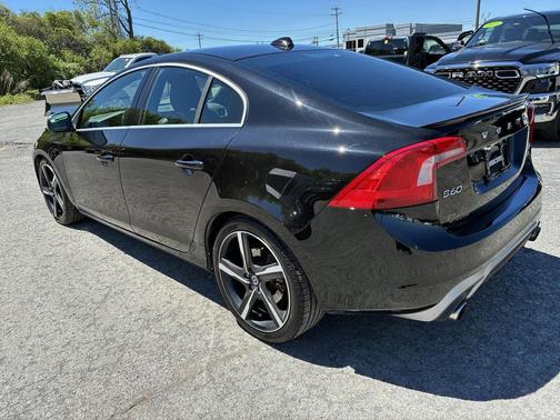 Onyx Black Metallic 2016 Volvo S60 T6 Drive-E R-Design Platinum