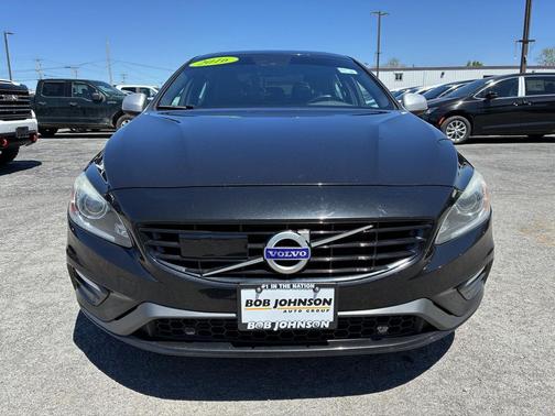 Onyx Black Metallic 2016 Volvo S60 T6 Drive-E R-Design Platinum