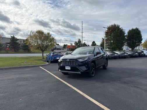 2021 Toyota RAV4 Hybrid SE