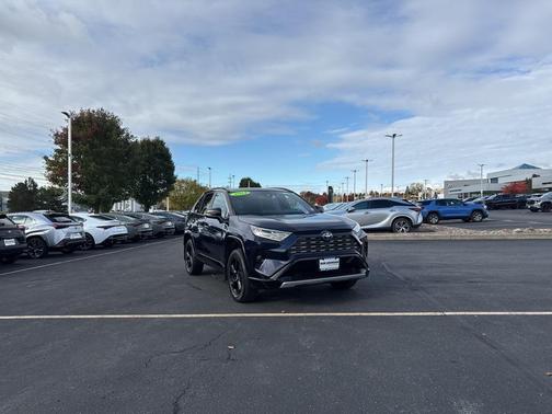 2021 Toyota RAV4 Hybrid SE