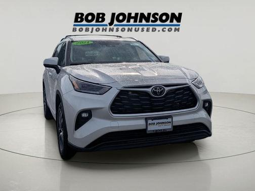 Blizzard Pearl 2021 Toyota Highlander XLE