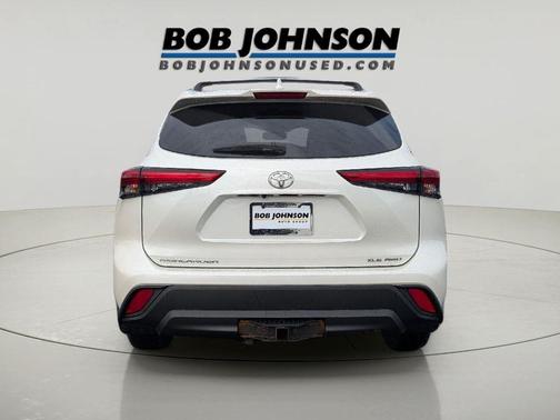 Blizzard Pearl 2021 Toyota Highlander XLE