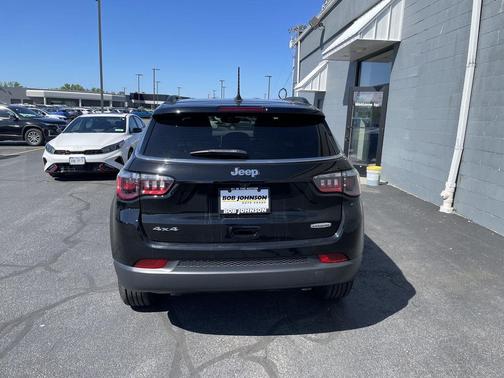 Diamond Black Crystal Pearlcoat 2023 Jeep Compass Latitude