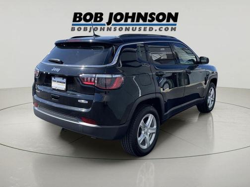 Diamond Black Crystal Pearlcoat 2023 Jeep Compass Latitude