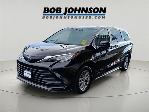2021 Toyota Sienna LE