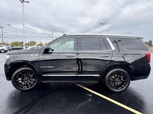 2023 GMC Yukon SLT