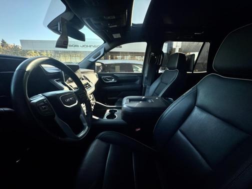 2023 GMC Yukon SLT