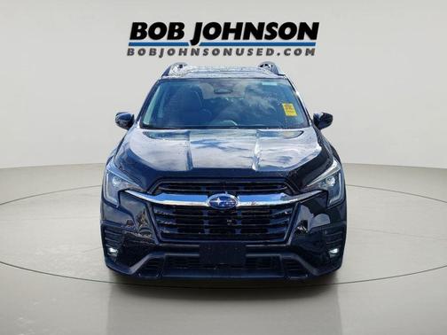 Crystal Black Silica 2025 Subaru Ascent Limited 7-Passenger