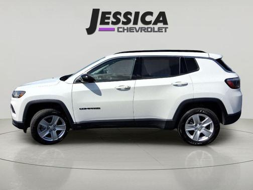 Bright White Clearcoat 2022 Jeep Compass Latitude