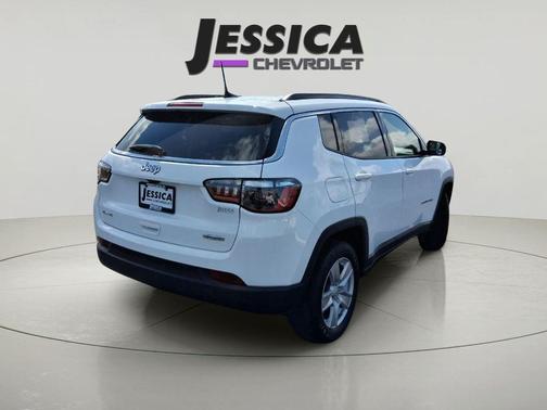 Bright White Clearcoat 2022 Jeep Compass Latitude