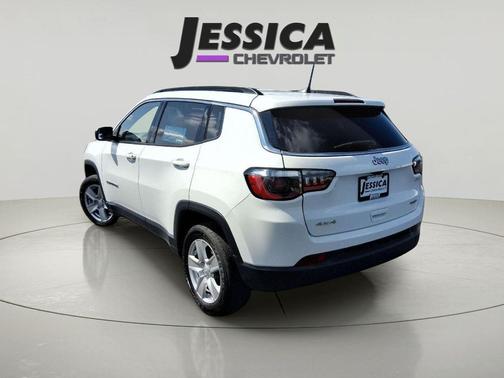 Bright White Clearcoat 2022 Jeep Compass Latitude