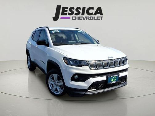 Bright White Clearcoat 2022 Jeep Compass Latitude
