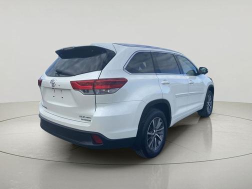 Blizzard Pearl 2018 Toyota Highlander XLE