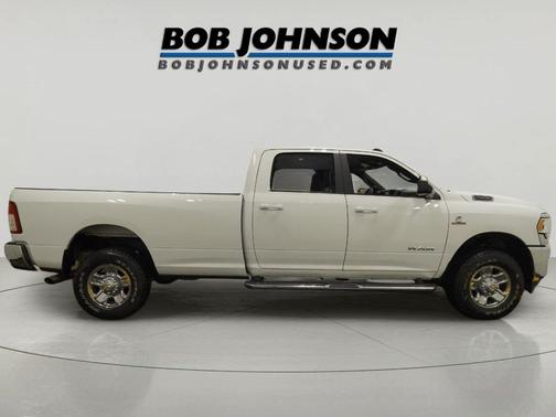 2022 RAM 2500 Big Horn Crew Cab 4x4 8' Box