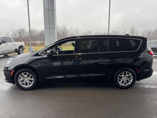 2025 Chrysler Pacifica L