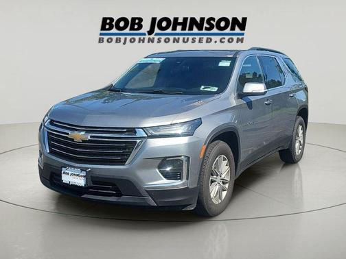 Sterling Gray Metallic 2023 Chevrolet Traverse LT Cloth