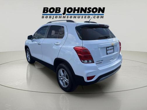 Summit White 2018 Chevrolet Trax LT