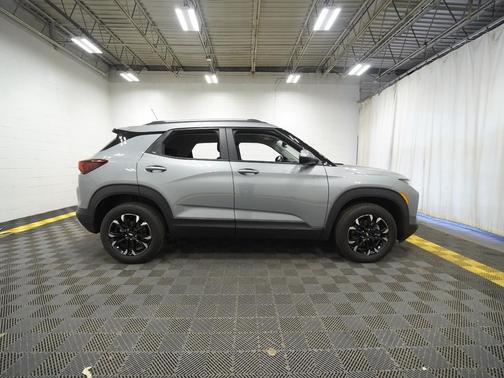 Sterling Gray Metallic 2023 Chevrolet Trailblazer LT