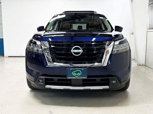 Deep Ocean Blue Pearl 2022 Nissan Pathfinder Platinum 4WD