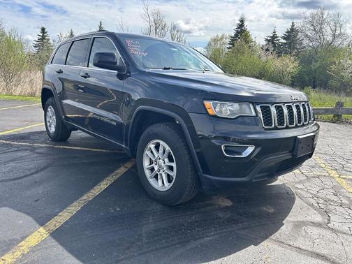 Diamond Black Crystal Pearlcoat 2018 Jeep Grand Cherokee Laredo E