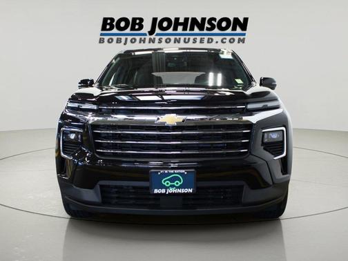 Mosaic Black Metallic 2025 Chevrolet Traverse LT