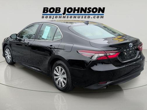 Midnight Black Metallic 2022 Toyota Camry LE