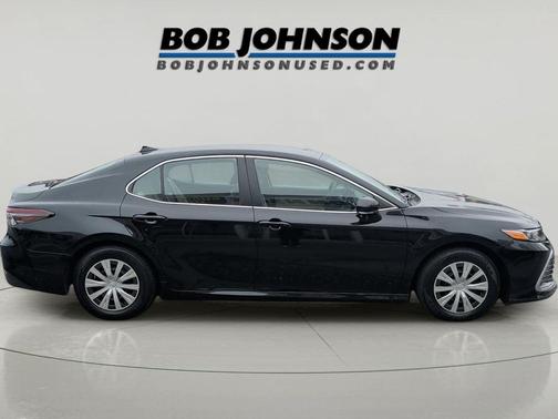 Midnight Black Metallic 2022 Toyota Camry LE