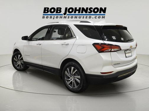 Iridescent Pearl Tricoat 2024 Chevrolet Equinox Premier w/1LZ