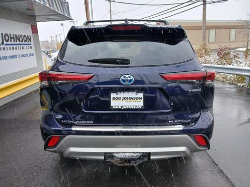 2023 Toyota Highlander Hybrid Platinum