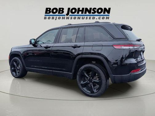 Diamond Black Crystal Pearlcoat 2024 Jeep Grand Cherokee Limited