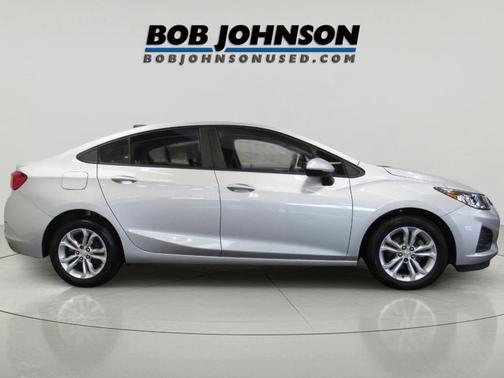 Silver Ice Metallic 2019 Chevrolet Cruze LS