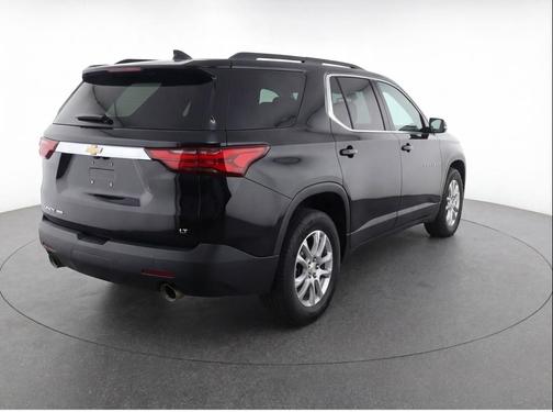 Mosaic Black Metallic 2023 Chevrolet Traverse LT Cloth