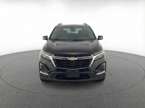 Mosaic Black Metallic 2023 Chevrolet Traverse LT Cloth