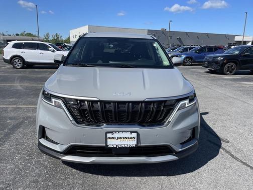 Ceramic Silver 2024 Kia Carnival EX