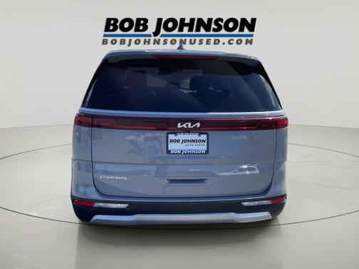 Ceramic Silver 2024 Kia Carnival EX