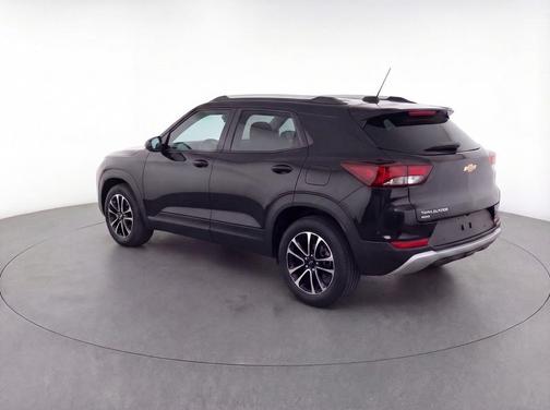 Mosaic Black Metallic 2024 Chevrolet Trailblazer LT
