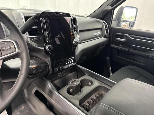 2025 RAM 2500 Big Horn Crew Cab 4x4 6'4' Box