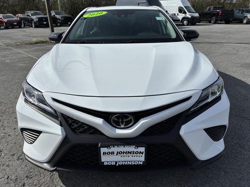 Super White 2020 Toyota Camry SE