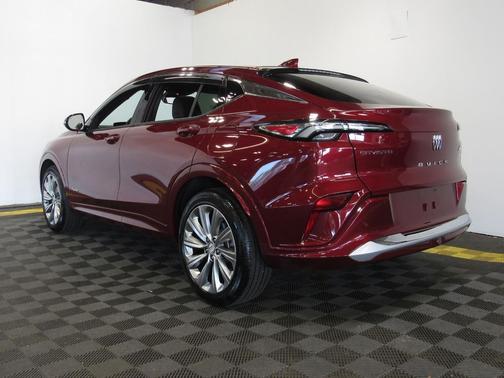 Cinnabar Metallic 2025 Buick Envista Avenir FWD