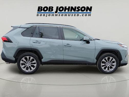 2022 Toyota RAV4 XLE Premium