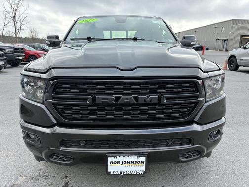 Diamond Black Crystal Pearlcoat 2022 RAM 1500 Big Horn/Lone Star